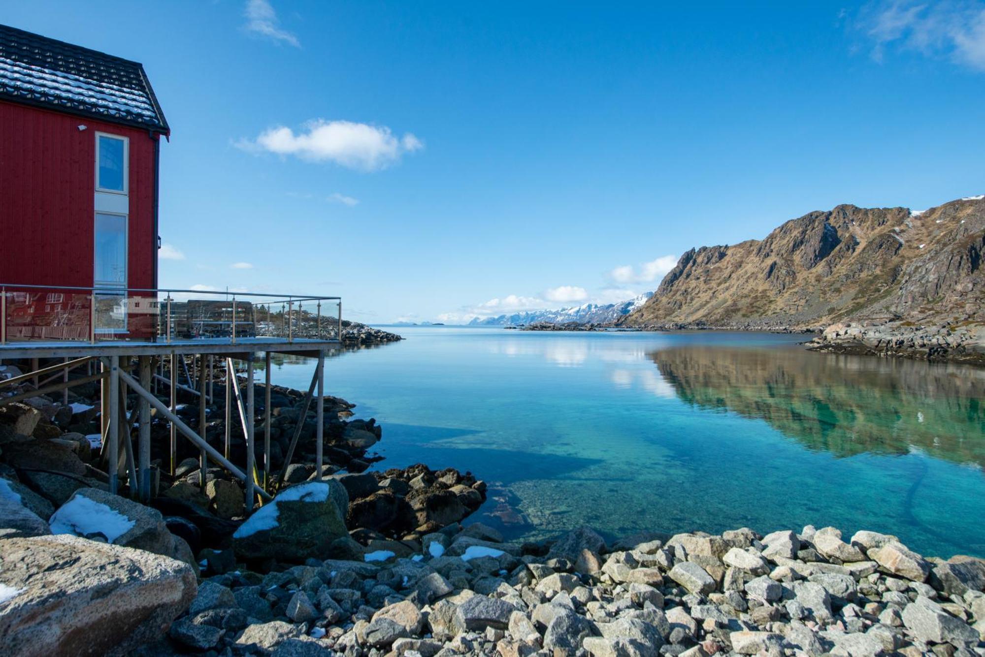 Lofoten Waterfront Luxury Lodge Ballstad Eksteriør billede